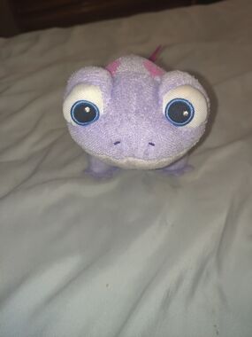 Disney Frozen Purple Bruni Walk & Glow Fire Spirit Lizard Salamander Plush Works